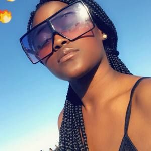 Meet your Posher, Kori